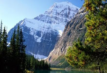 雷火电竞APP-当红蓝血脉喷张，中超赛场迎来世纪之战！巴萨利物浦天河对决全记录