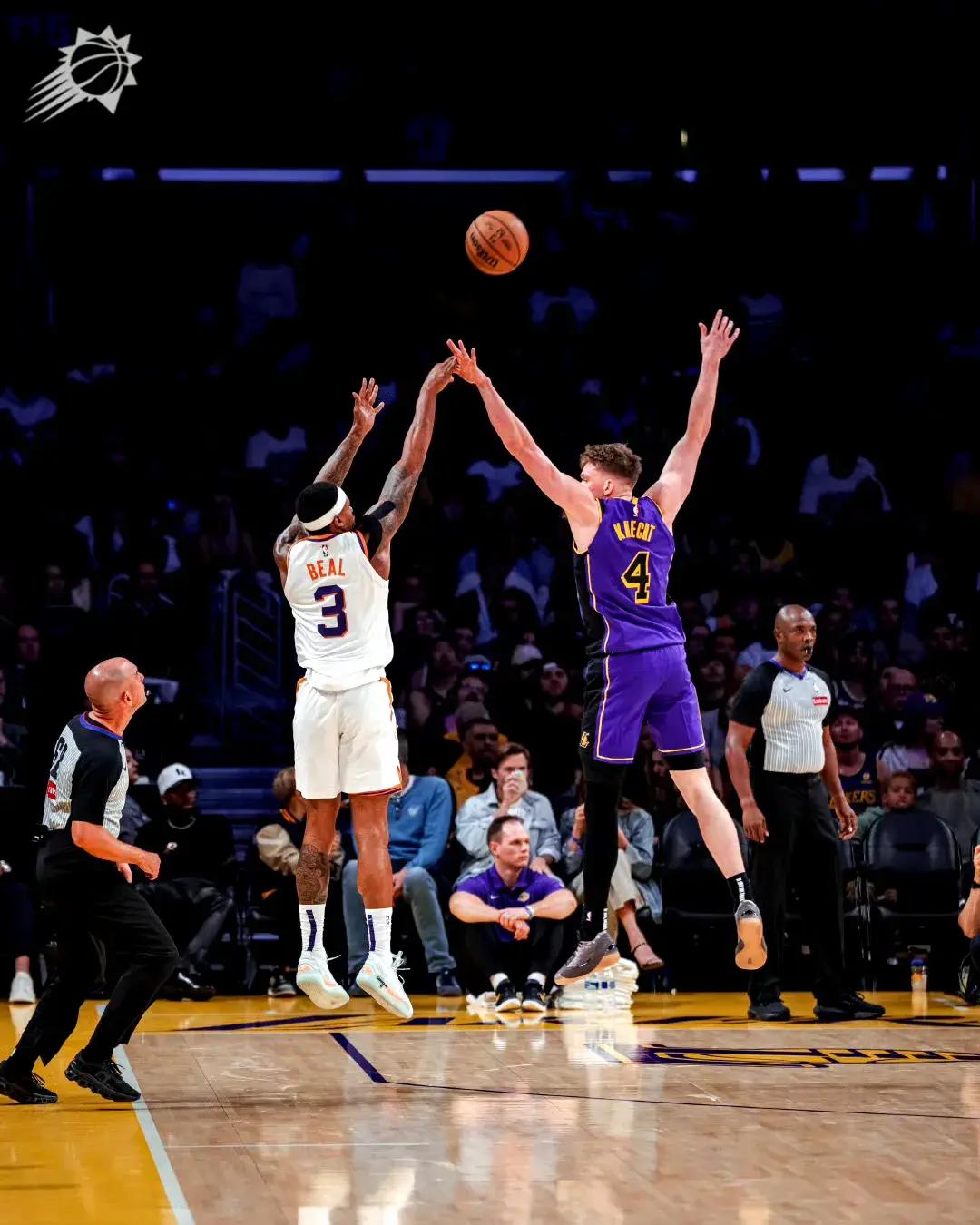 火箭逆袭湖人，取得赛季首胜