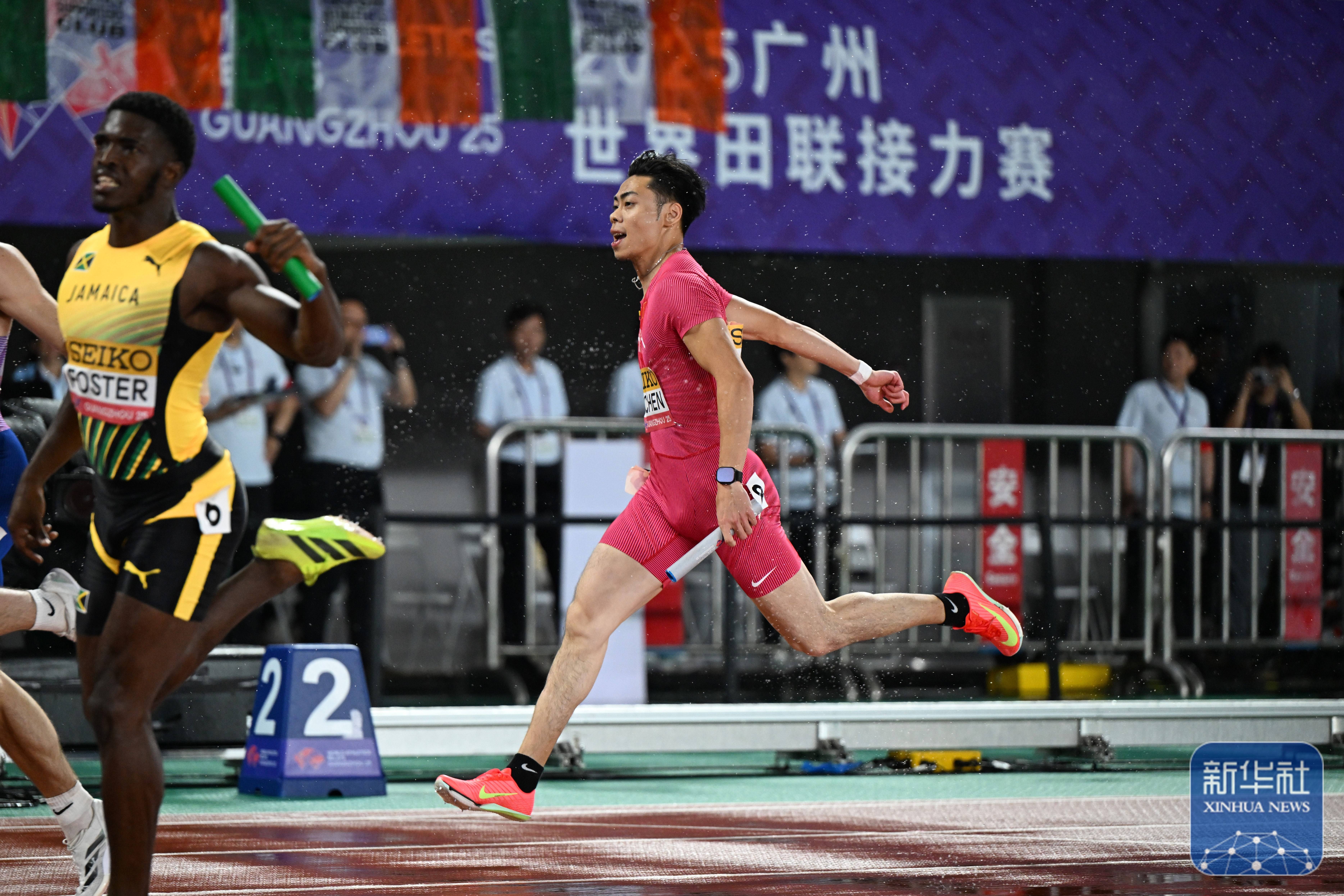 关于田径比赛激烈开打，速度与力量同场竞技的信息