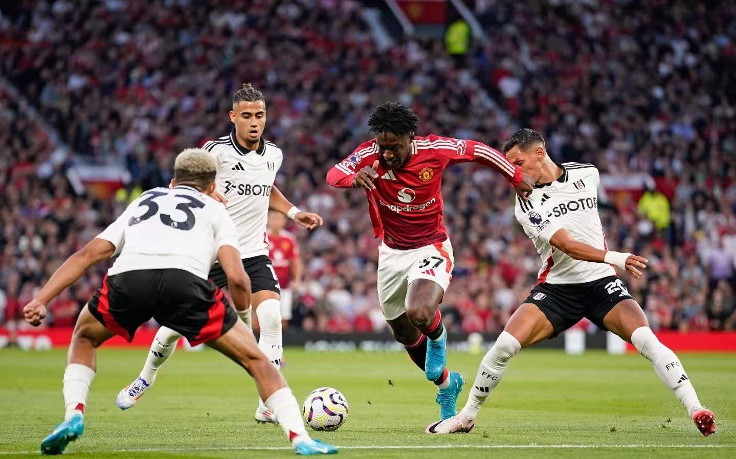 雷火电竞下载-曼联遭遇困境，晋级前景一片暗淡的简单介绍