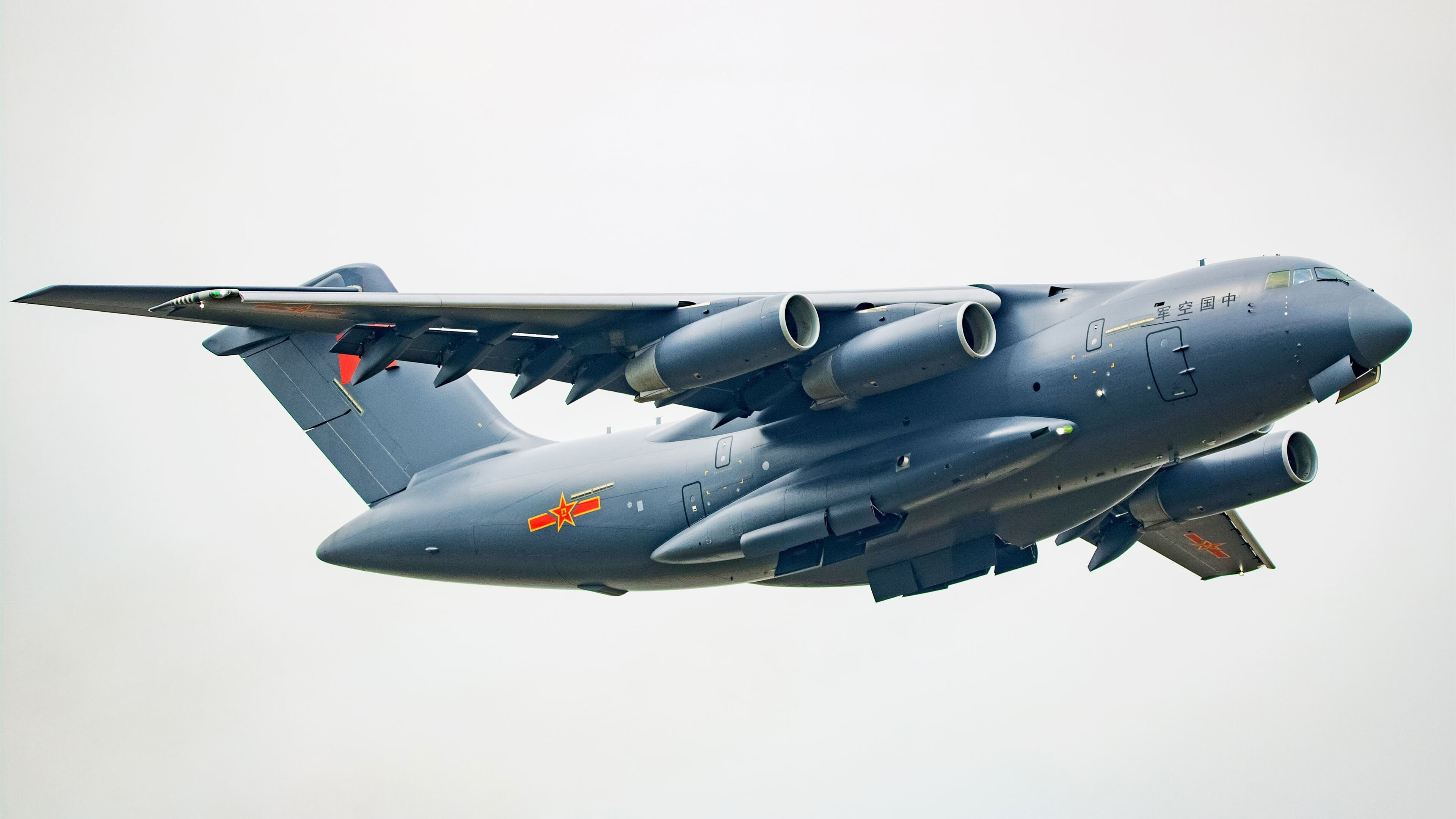 雷火电竞网址-当武切维奇在篮下筑起叹息之墙，快船将胜利稳稳收入囊中