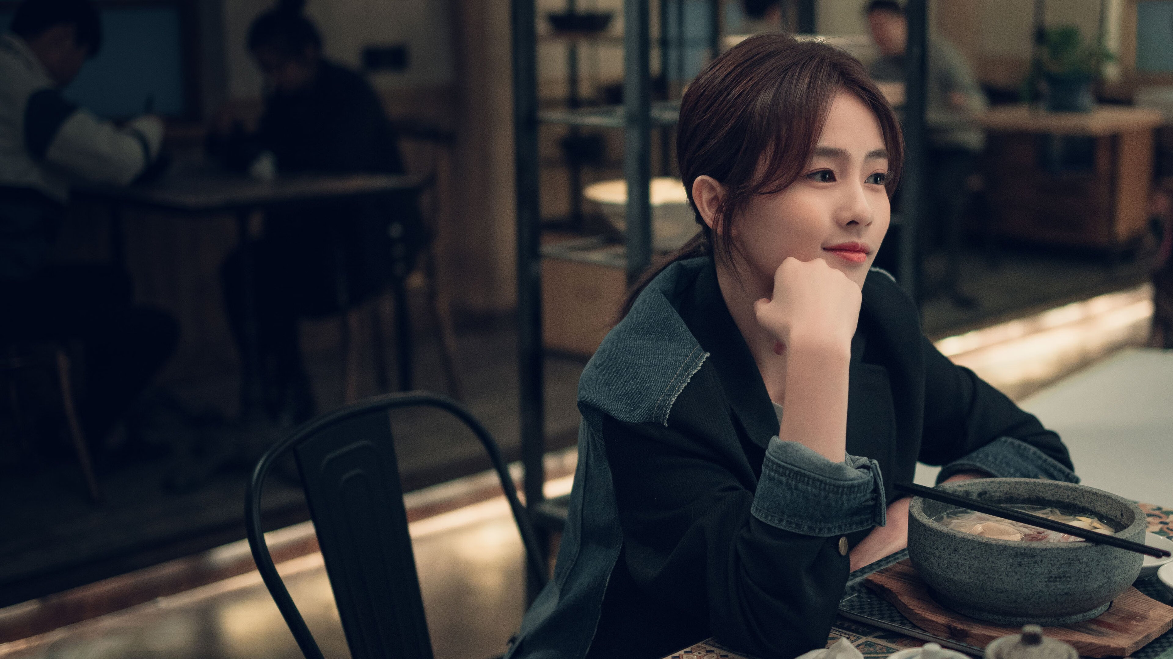 公牛铁蹄踏碎南海岸,马克西一剑封喉定江山