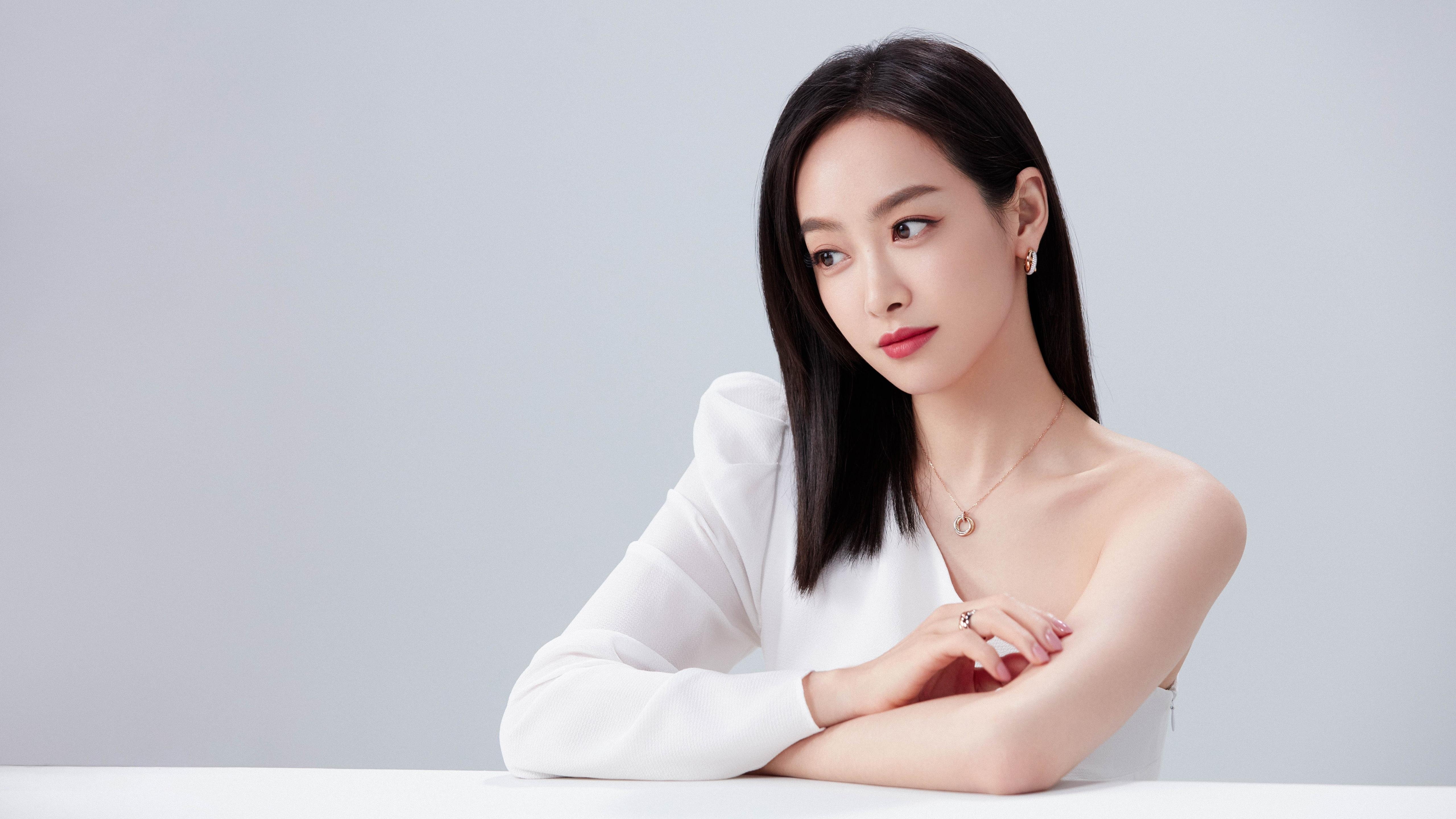 唯一的那道闸门,库尔图瓦以沉默主宰了世界的喧嚣